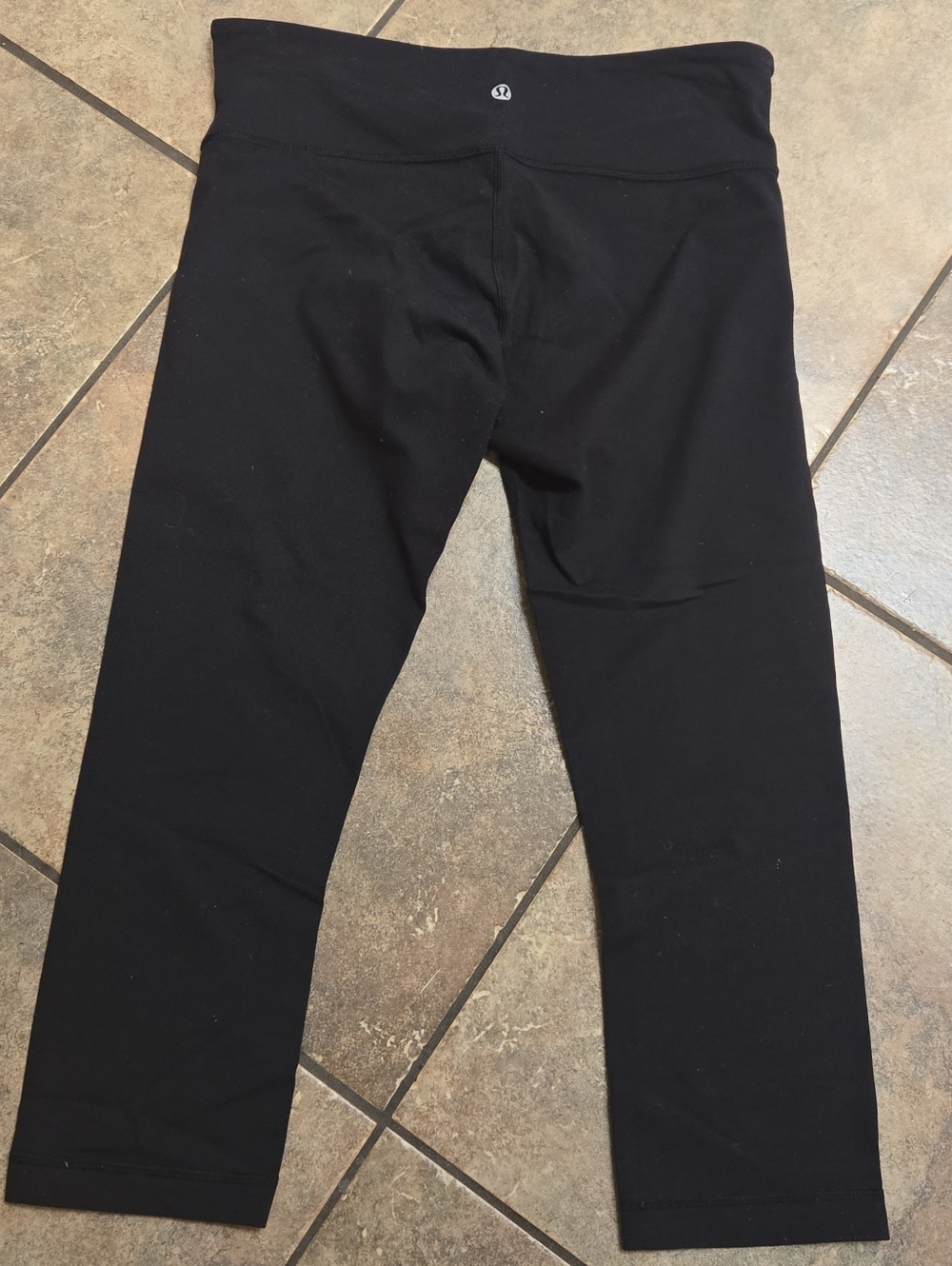Lululemon Align Crop Leggings Size 8 – Black